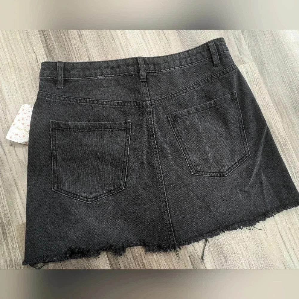 NWT Free People We The Free Zip It Up Mini Skirt in Black - Picture 4 of 8